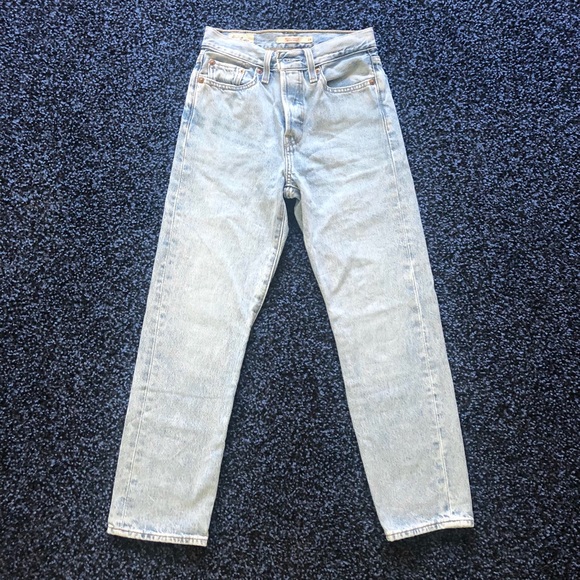 Levi’s Wedgie Straight Leg Icon Jeans - Picture 2 of 8